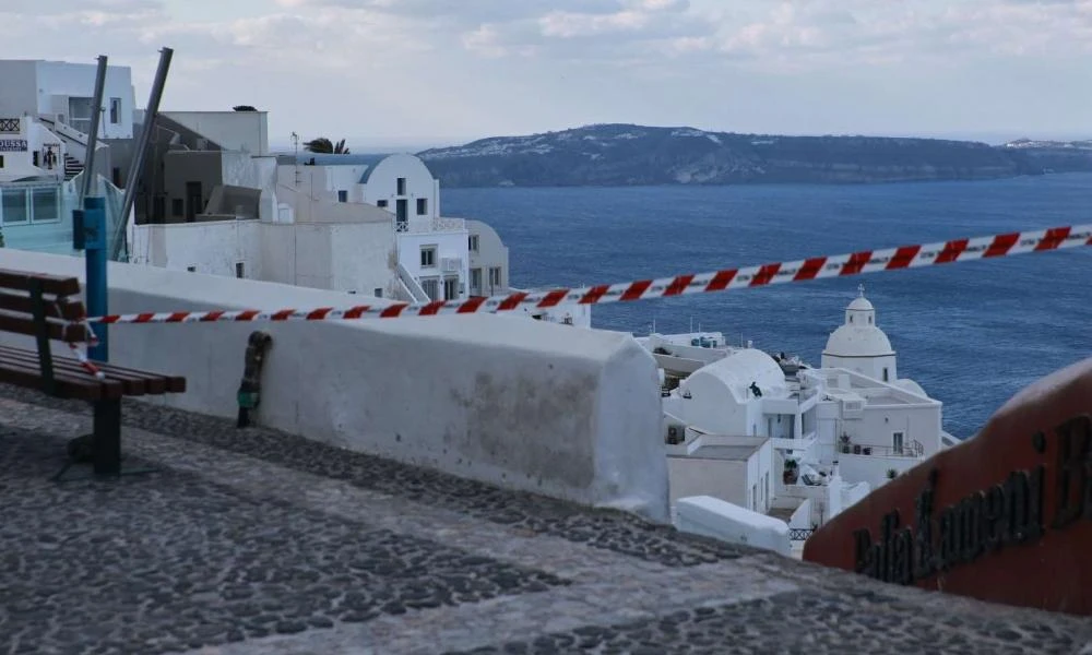 Αποκάλυψη για την Σαντορίνη: Τα μυστικά τούνελ και πόσο πραγματικά κινδυνεύει από τα Ρίχτερ